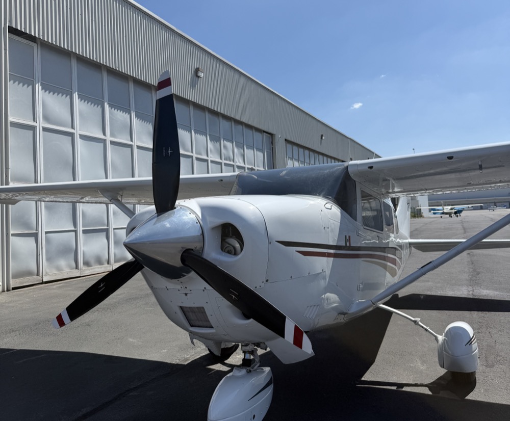 CESSNA 206